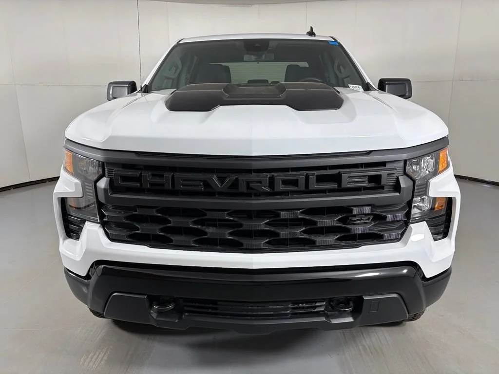 New 2026 Summit White Chevrolet Custom Trail Boss image 4