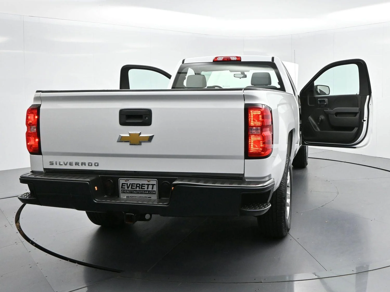 Used 2018 SUMMIT WHITE Chevrolet Work Truck image 34