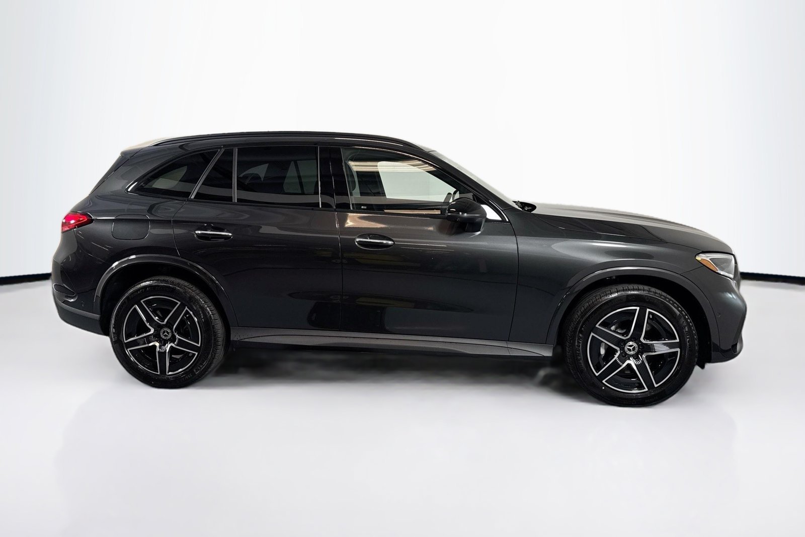 New 2026 Graphite Grey Metallic Mercedes-Benz GLC 300 image 4