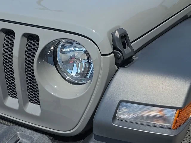 Used 2023 Gray Jeep Sport S image 31