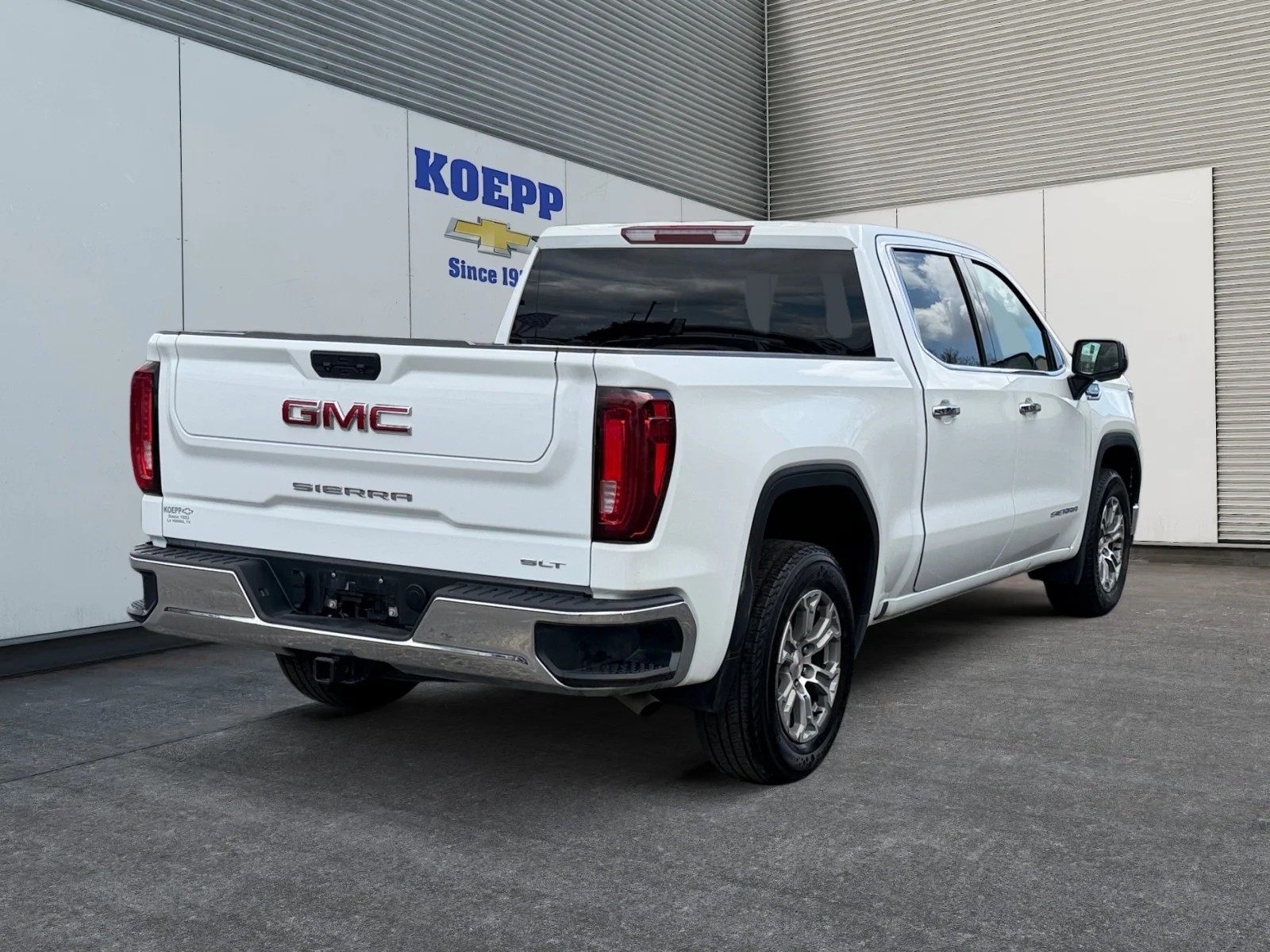 Used 2025 Summit White GMC SLT image 5