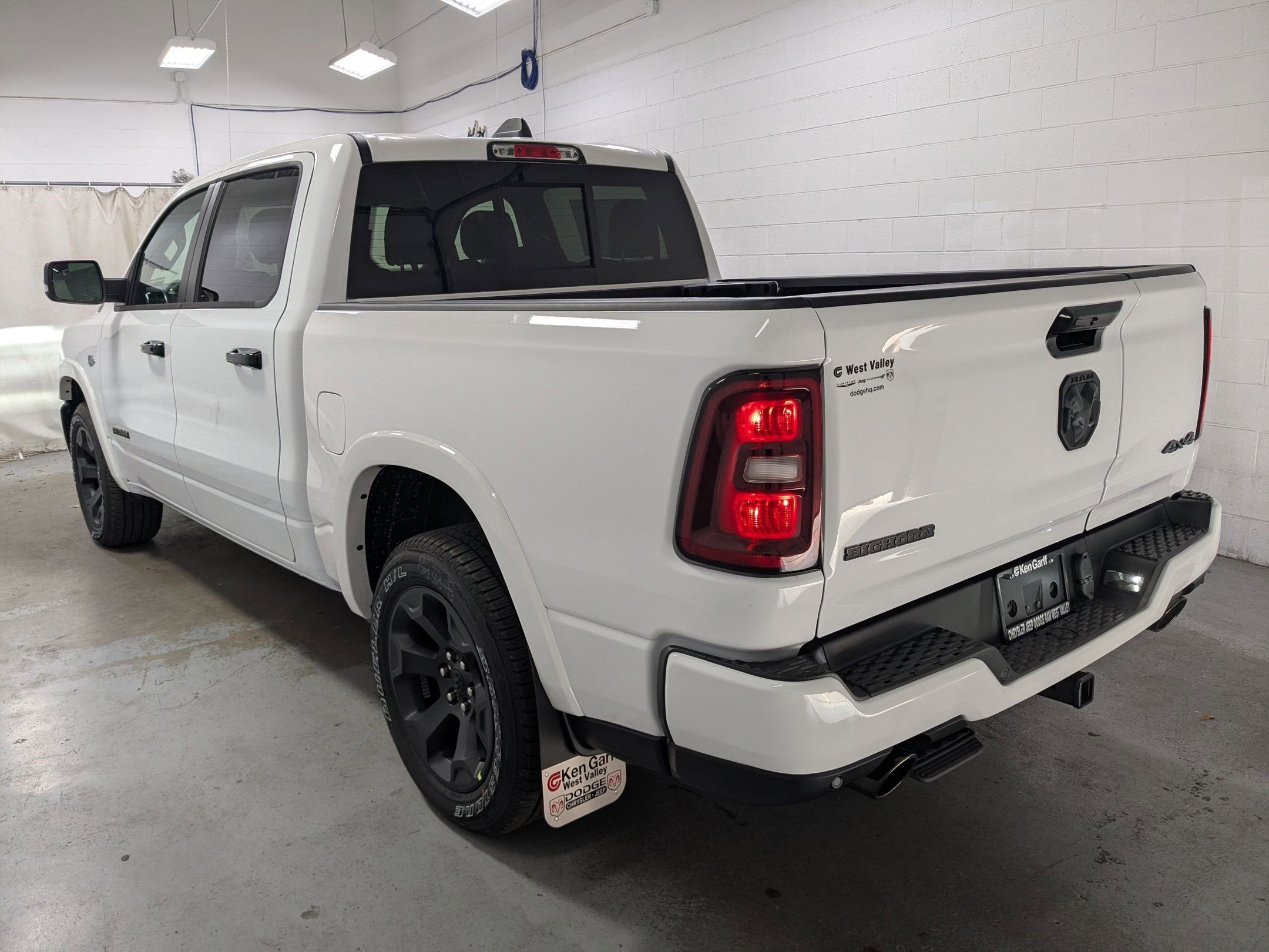 New 2026 Bright White Clear-Coat Exterior Paint RAM Big Horn image 7