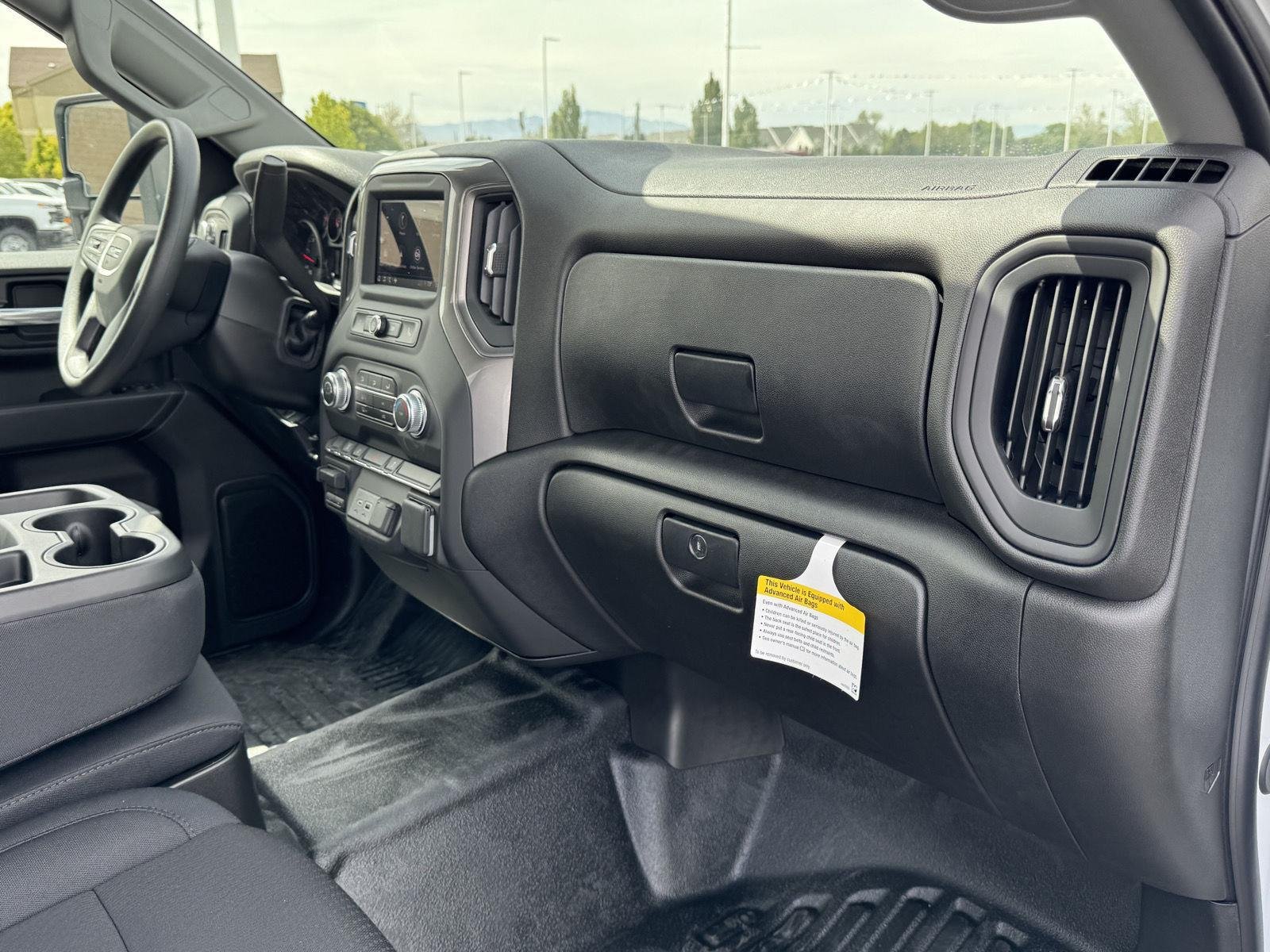 2025 GMC Sierra 3500HD Pro - Photo 17