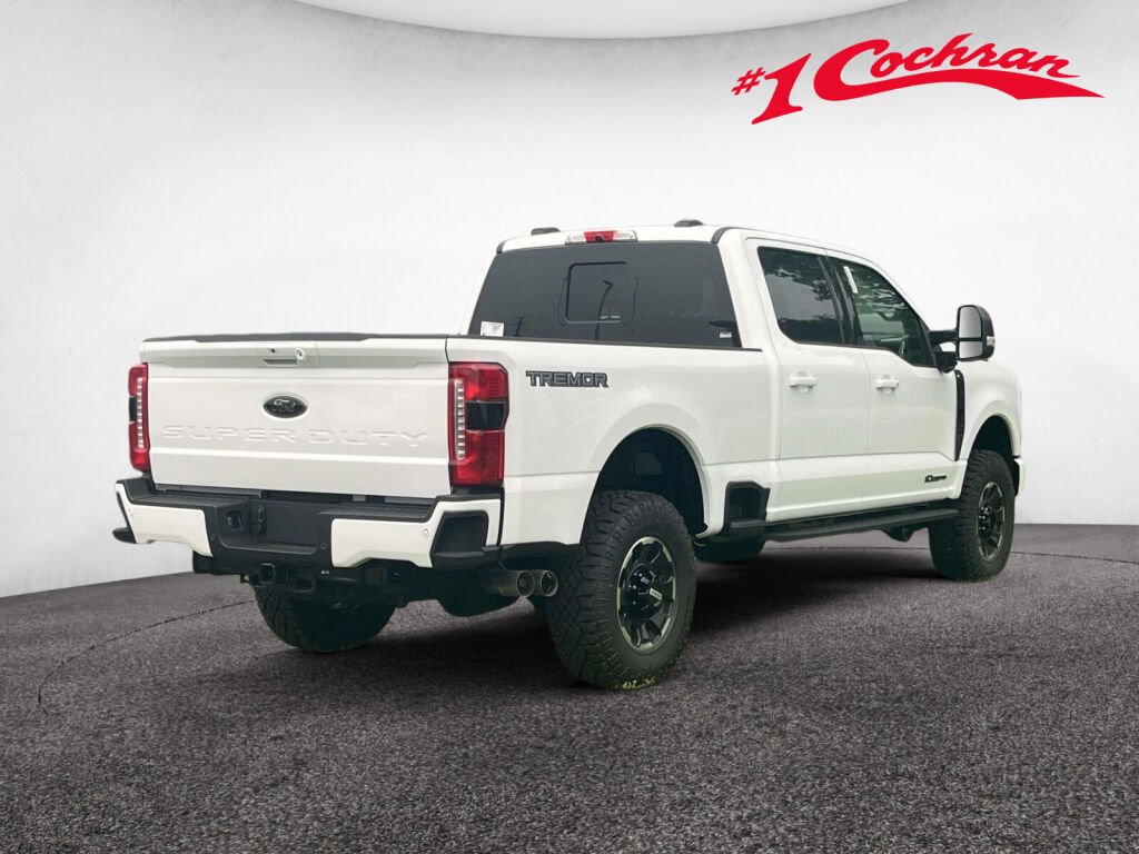 New 2026 Oxford White Ford XLT image 7