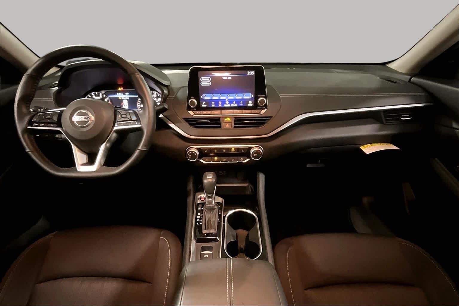 Used 2021 Super Black Nissan 2.5 SV image 13