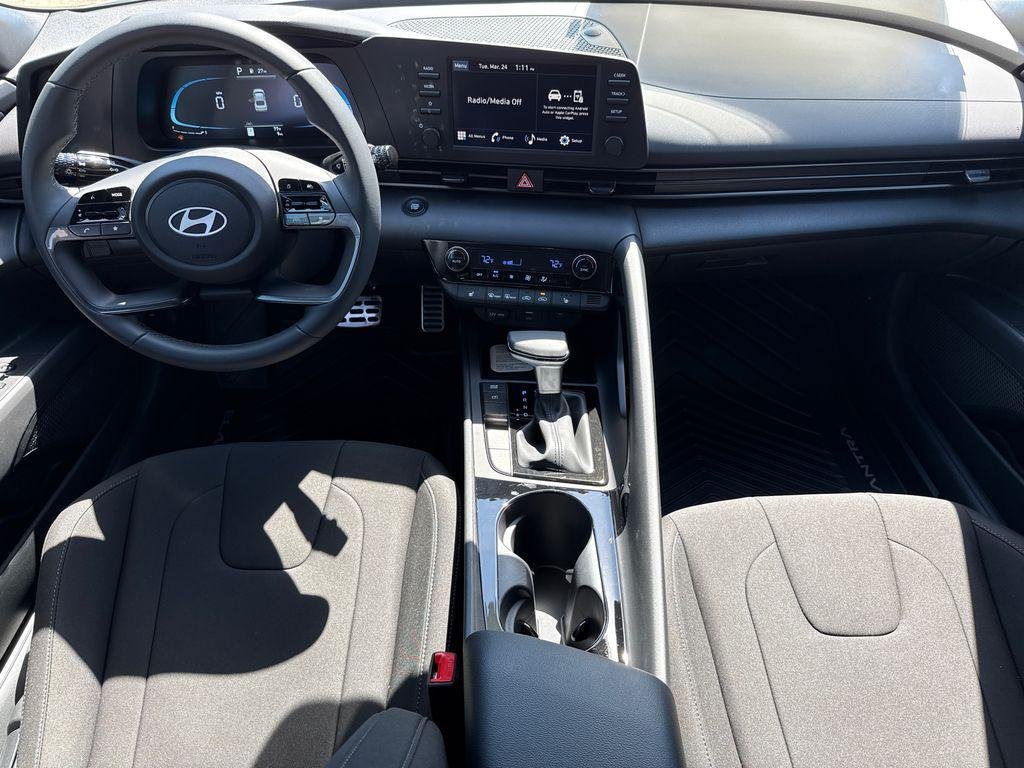 New 2026 White Hyundai SEL Sport Premium image 10