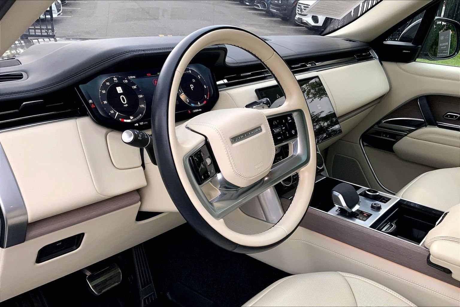 Used 2023 Batumi Gold Premium Metallic Land Rover SE image 17