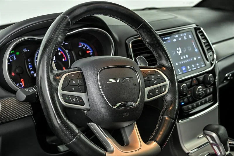 Used 2019 Velvet Red Pearl Coat Jeep SRT image 21