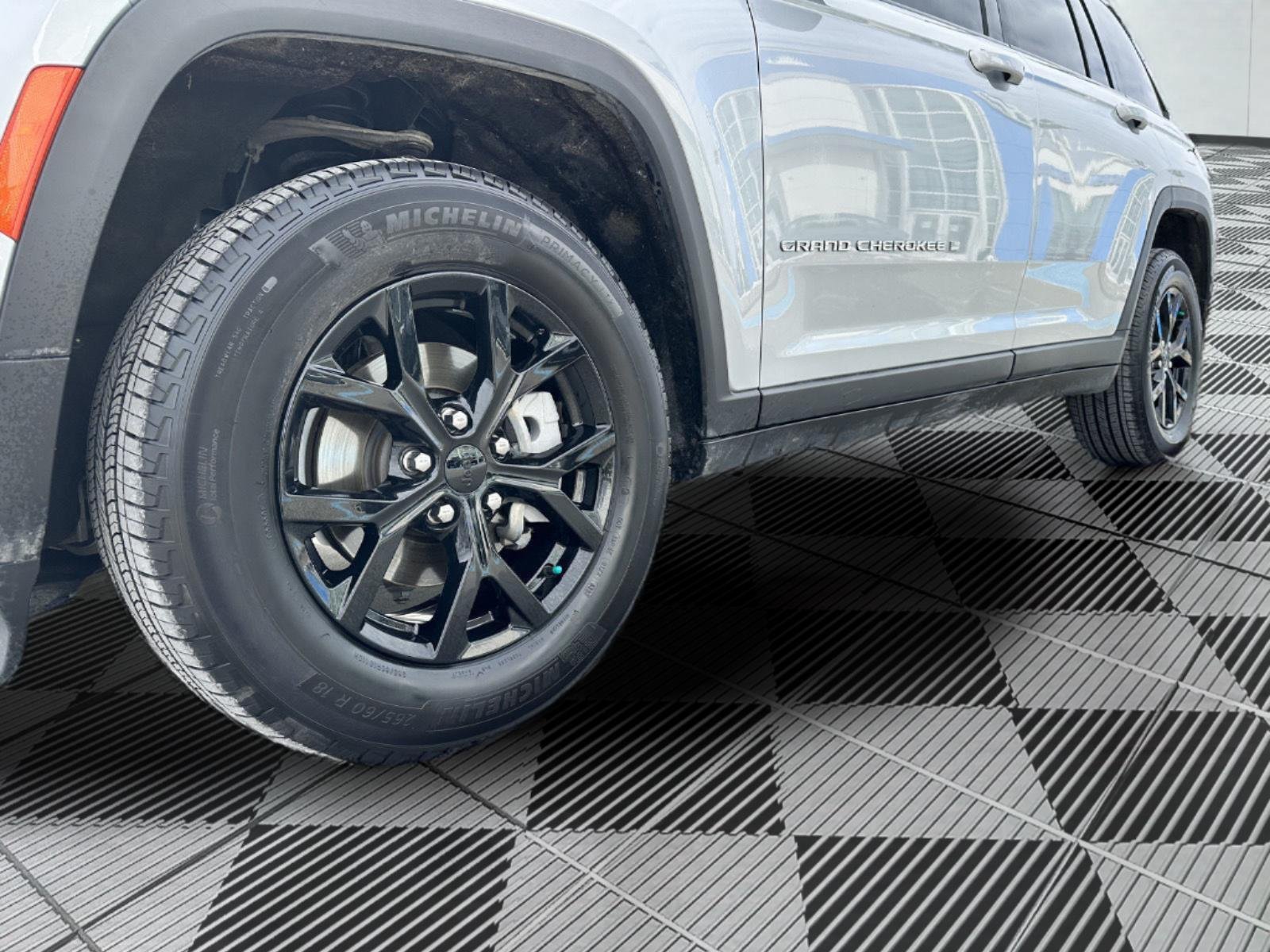 Used 2022 Jeep Grand Cherokee Limited with VIN 1C4RJHBG0N8594322 for sale in Kansas City