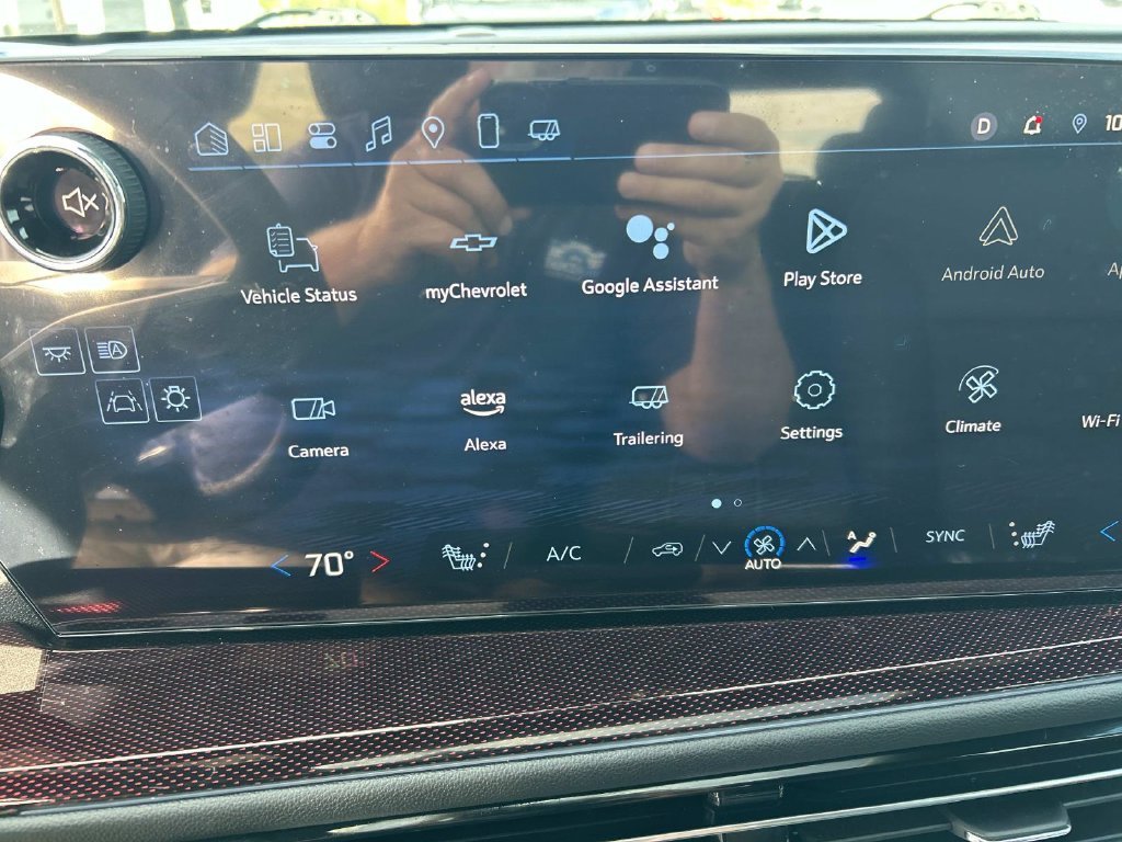 Certified Used 2025 Pearl Chevrolet Z71 image 34