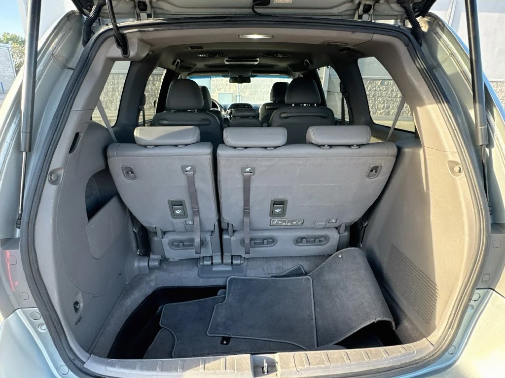 Used 2010 Silver Honda EX-L image 27