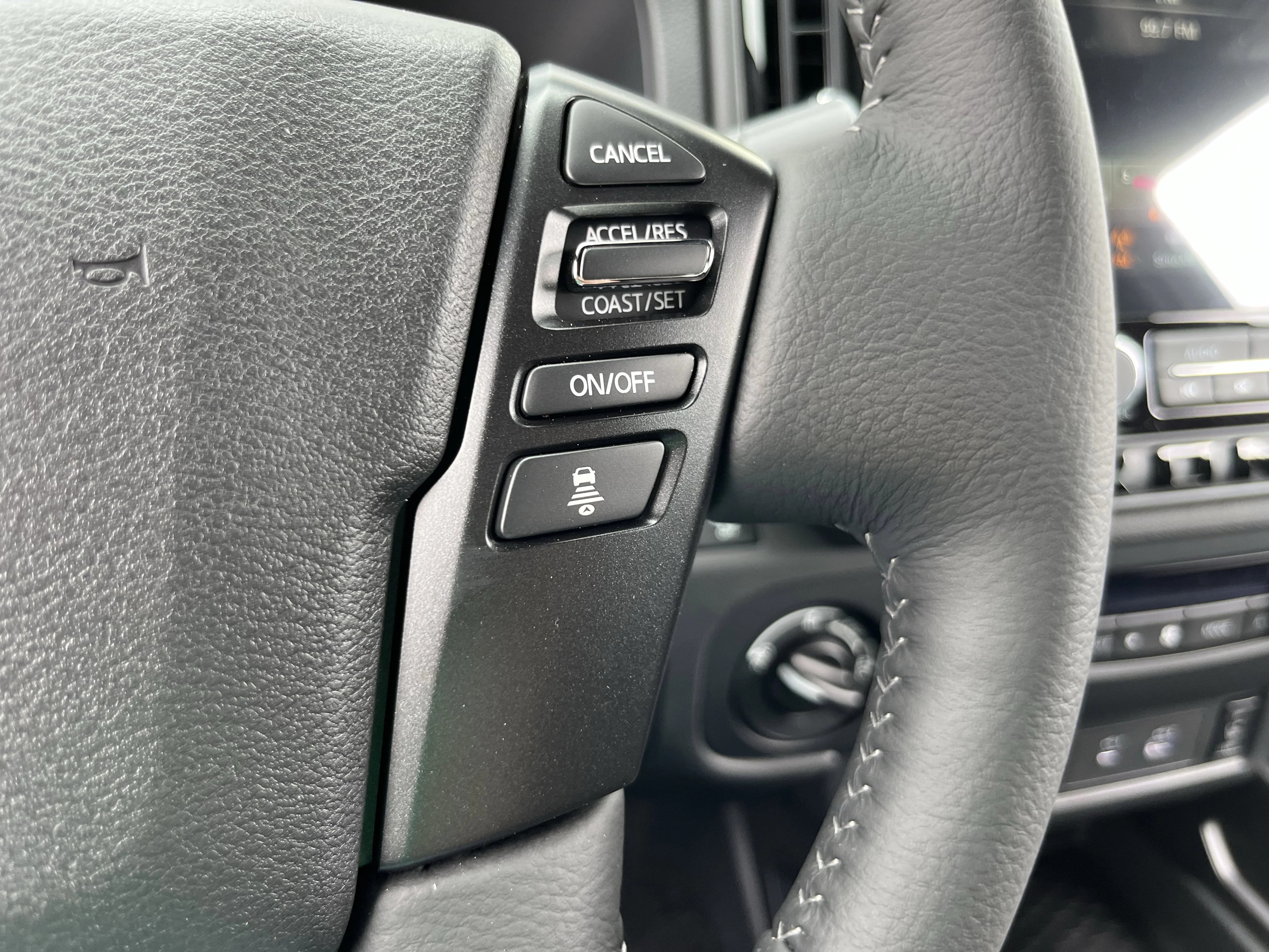 New 2026 Boulder Gray Pearl Nissan Crew Cab SV image 22