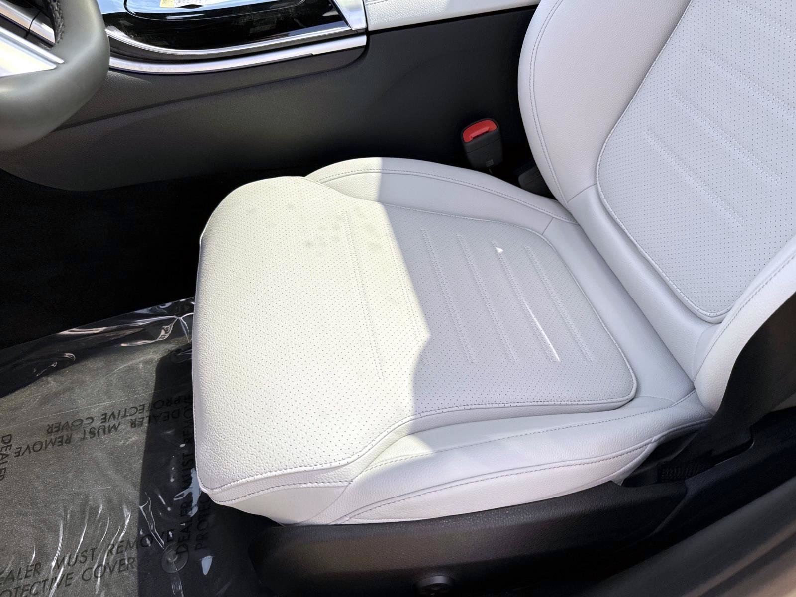 New 2026 Polar White Mercedes-Benz C 300 Sedan image 19