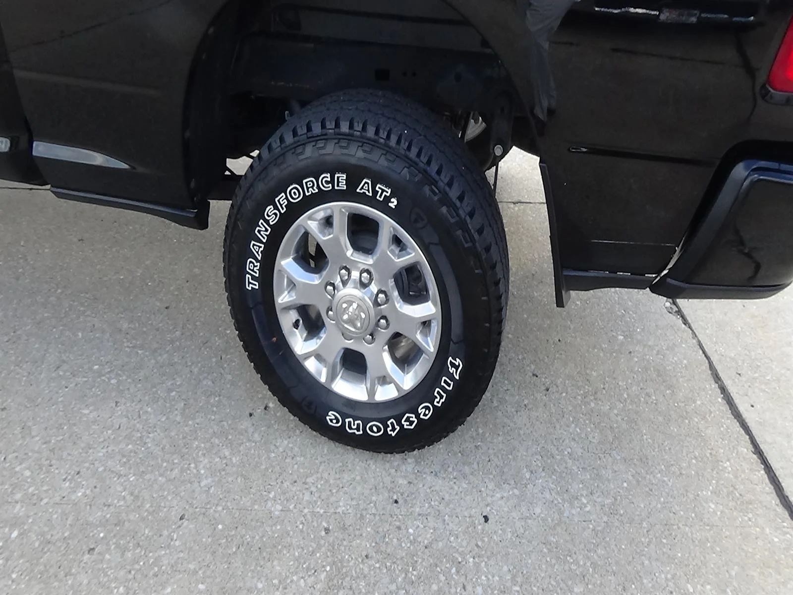 Certified Used 2024 Diamond Black Crystal Pearl Coat (pxj) RAM Laramie image 9