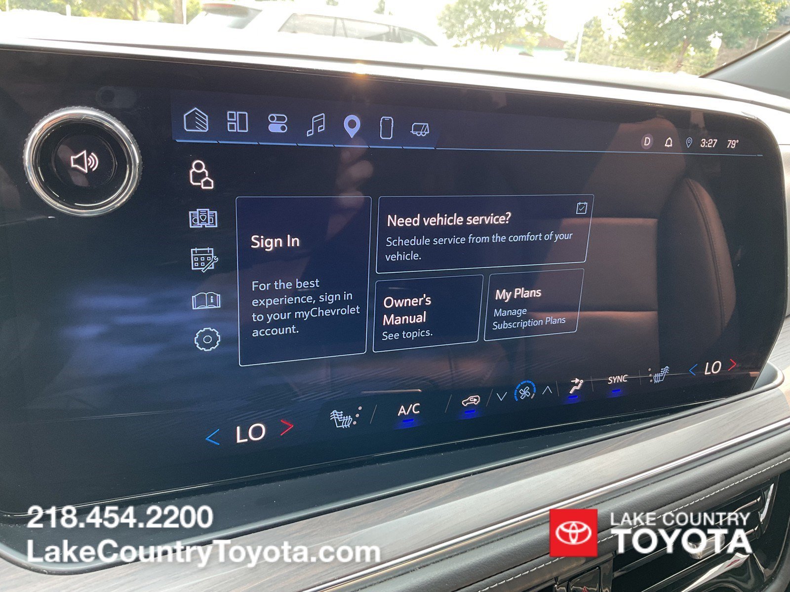 Used 2025 Gray Chevrolet Z71 image 30