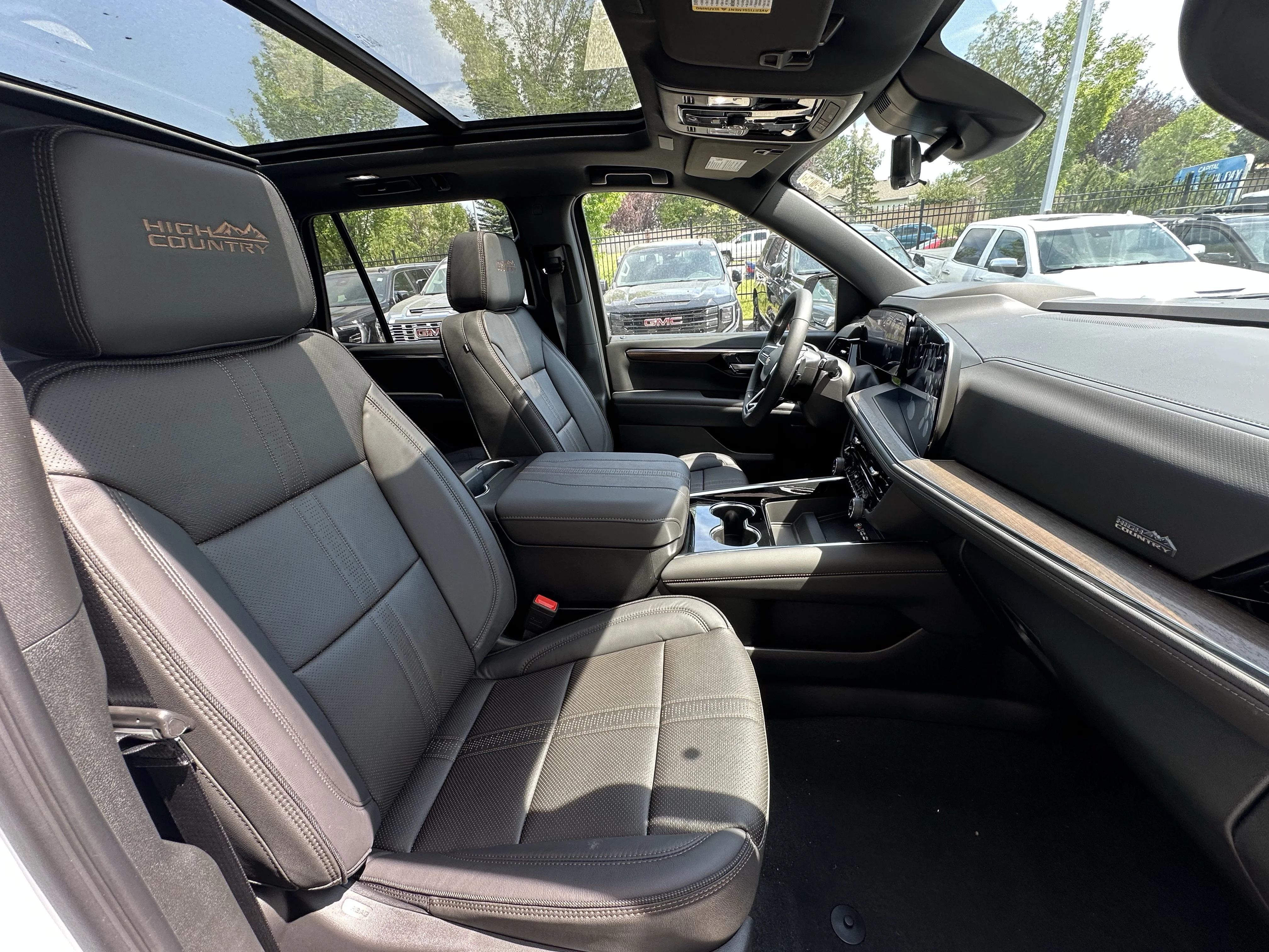 New 2026 Polar White Tricoat Chevrolet High Country image 19