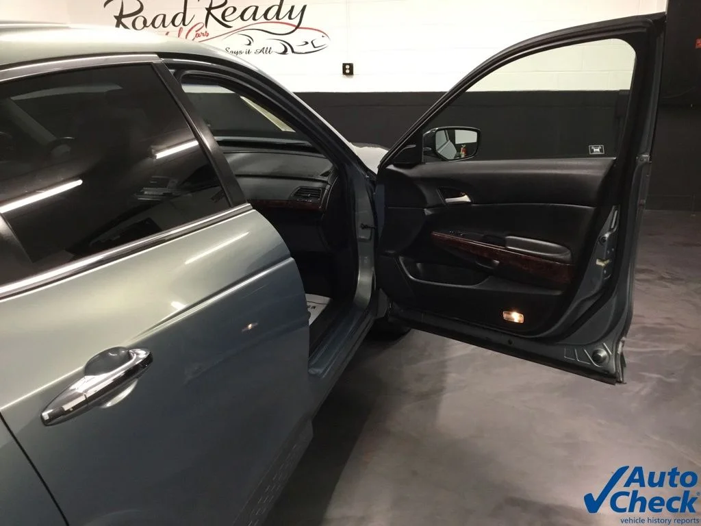 Used 2011 Green Honda EX-L image 39