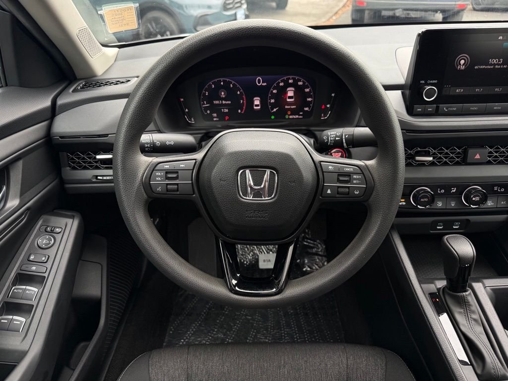 Used 2025 Solar Silver Metallic Honda SE image 20
