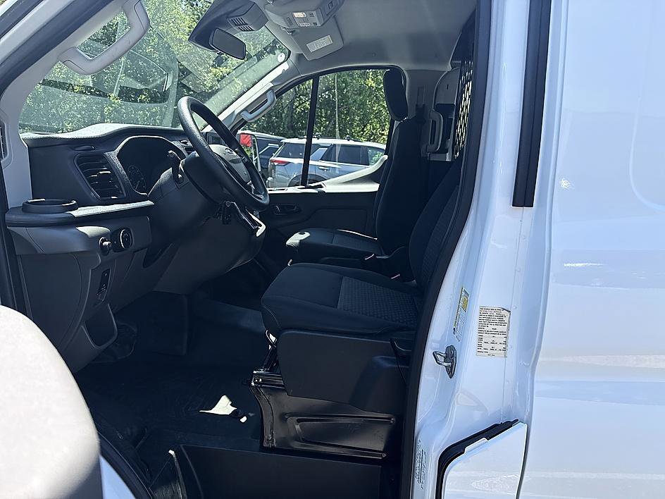 Used 2025 Oxford White Ford Base image 13