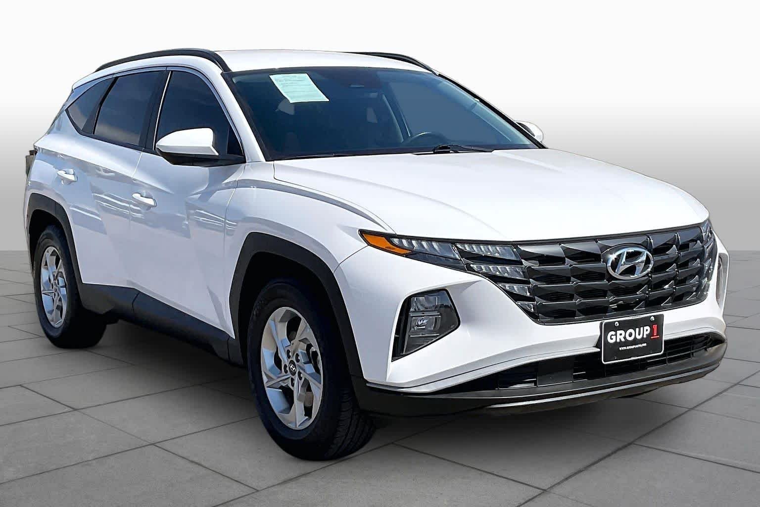 Used 2024 White Pearl Hyundai SEL image 3