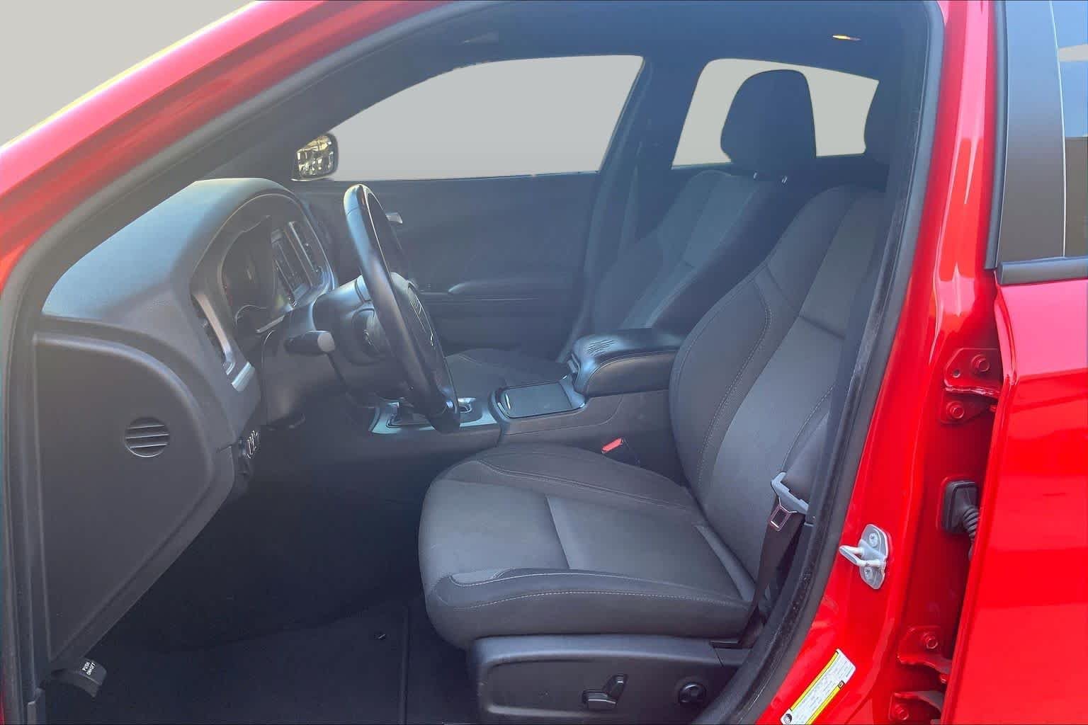 Used 2021 Torred Clearcoat Dodge SXT image 8