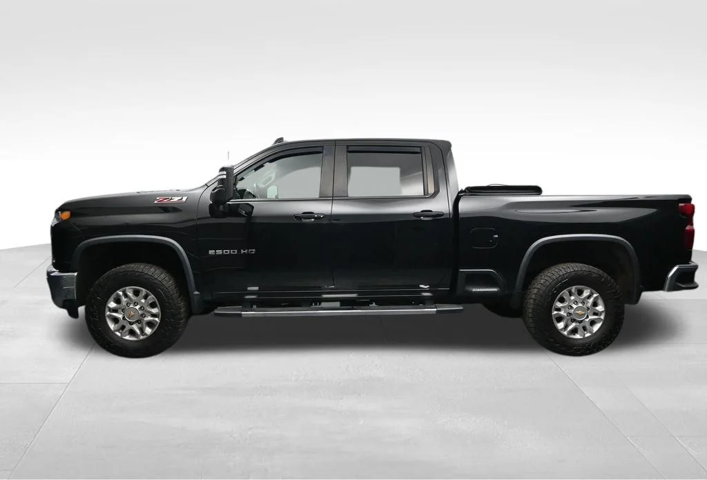 Used 2021 Black Chevrolet LT image 2