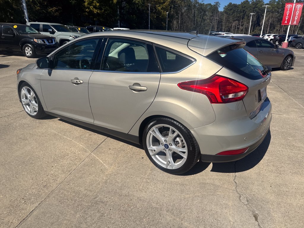 Used 2016  Ford Titanium image 3