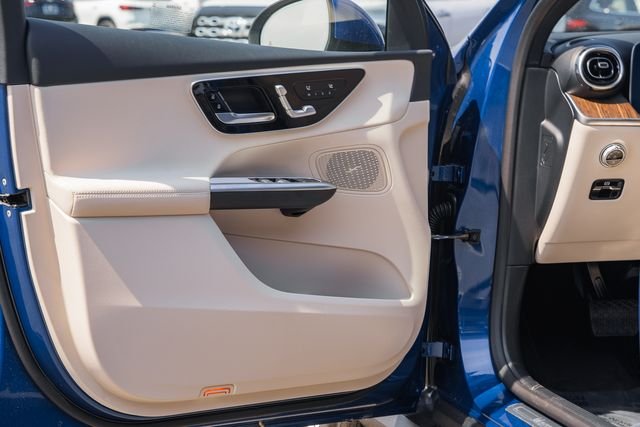 New 2026 Starling Blue Metallic Mercedes-Benz GLC 300 image 37