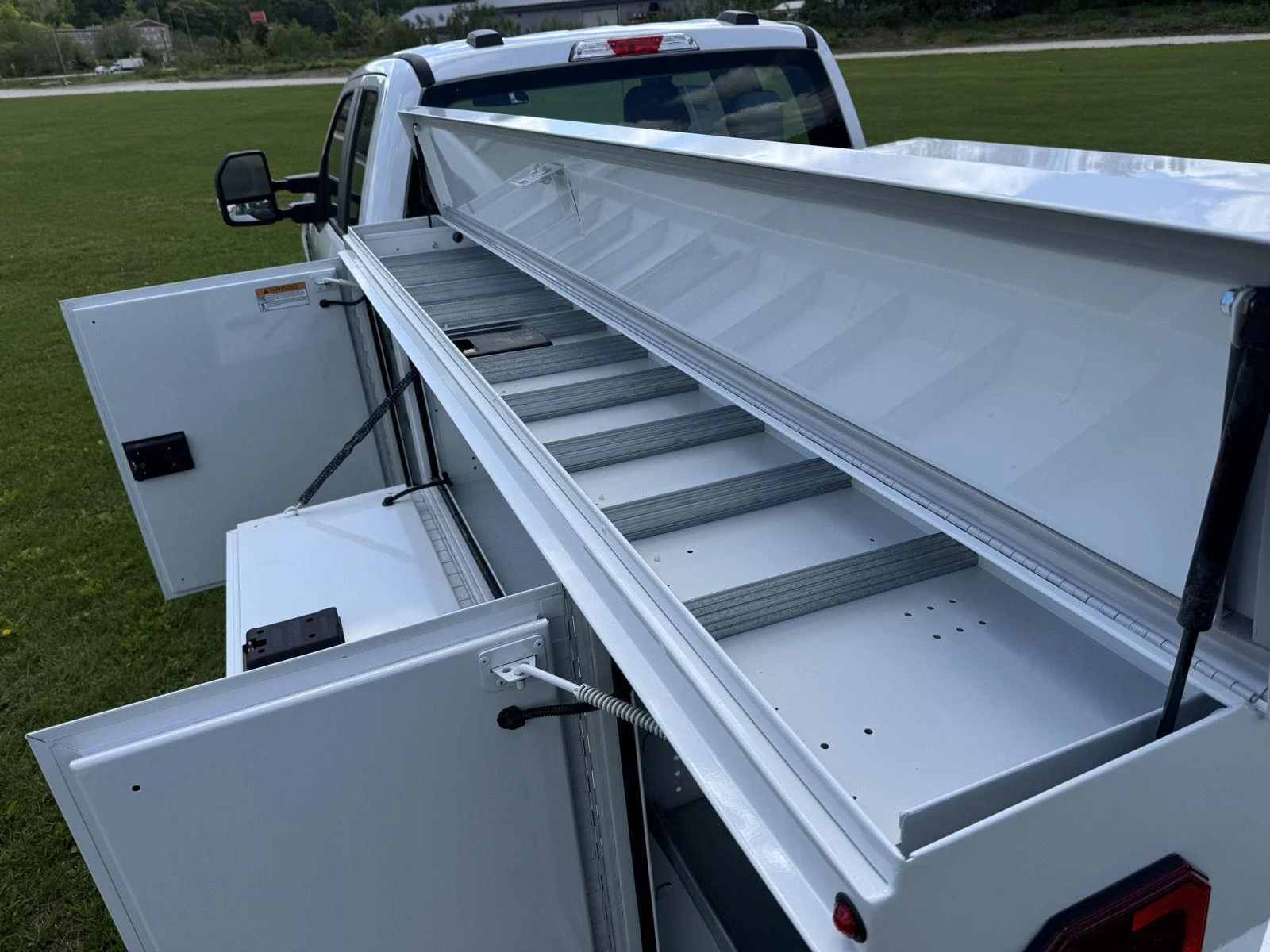 New 2026 Oxford White Ford XL image 3