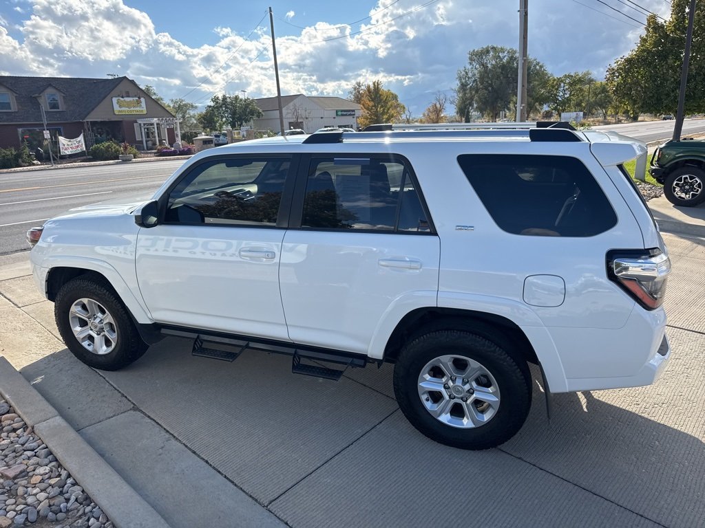 2021 Toyota 4Runner SR5 photo 4