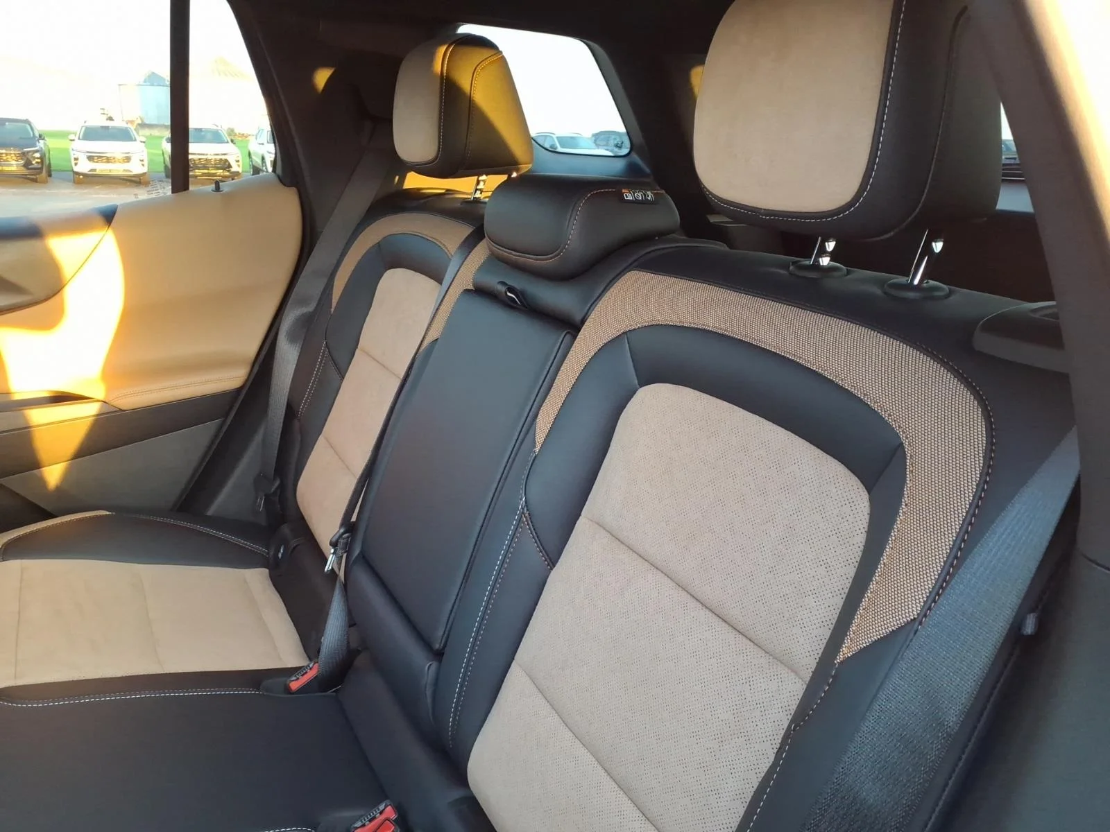 2027 Chevrolet Equinox ACTIV - Photo 8