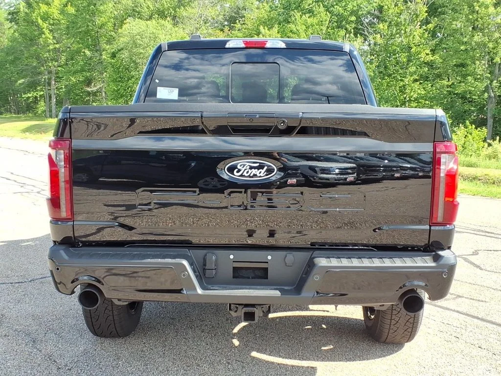New 2026 Agate Black Metallic Ford XLT image 5