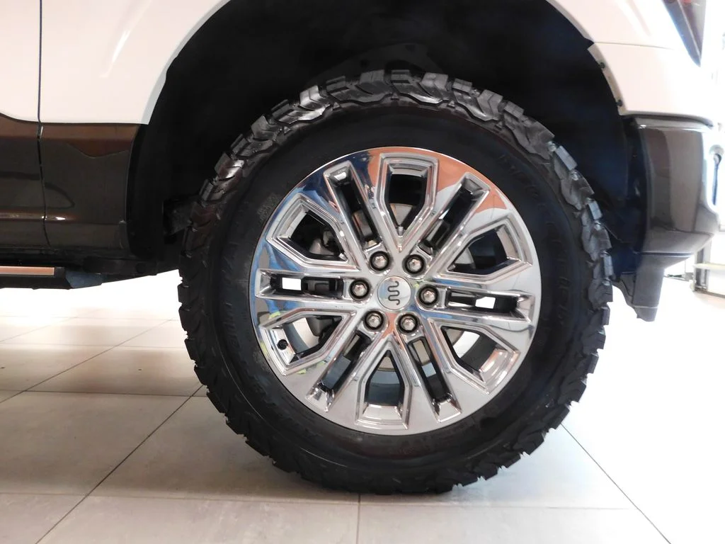 Certified Used 2024 Star White Ford King Ranch image 11
