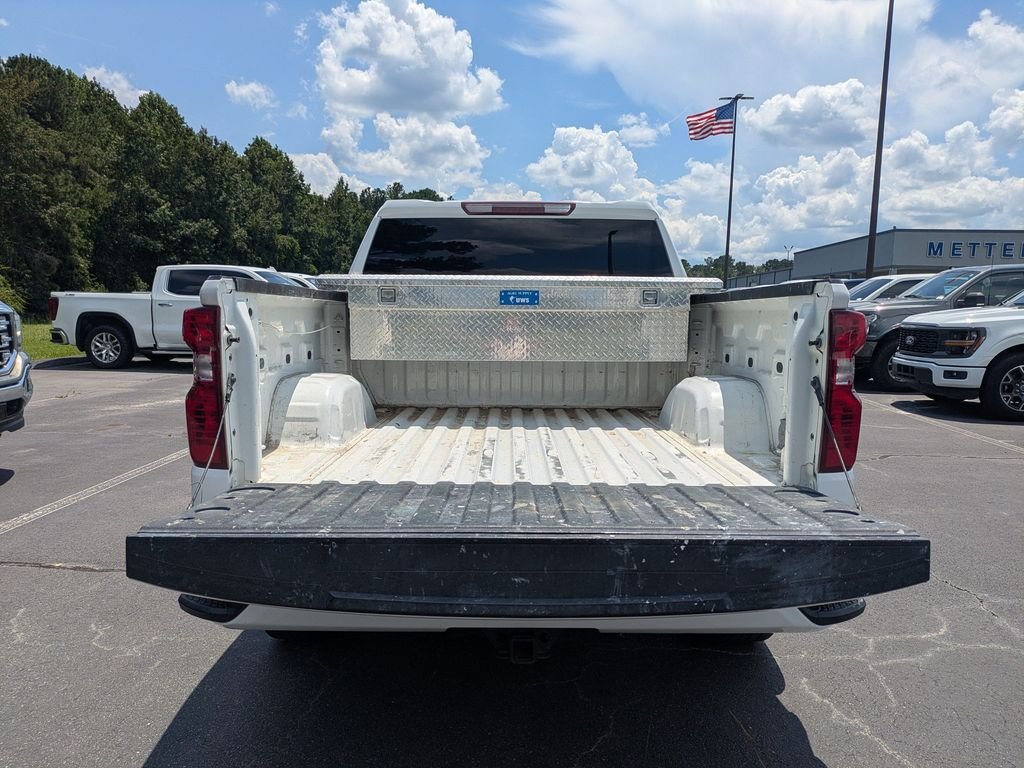Used 2023 White Chevrolet Custom image 13