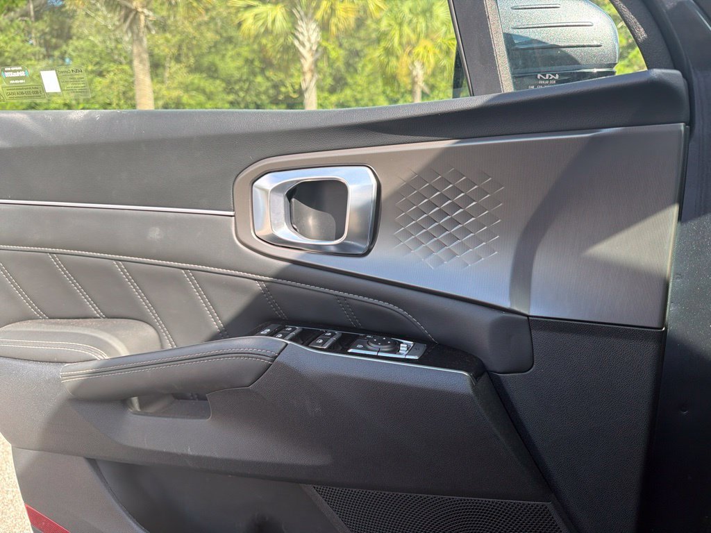 Certified Used 2025 Gravity Grey Kia SX image 19