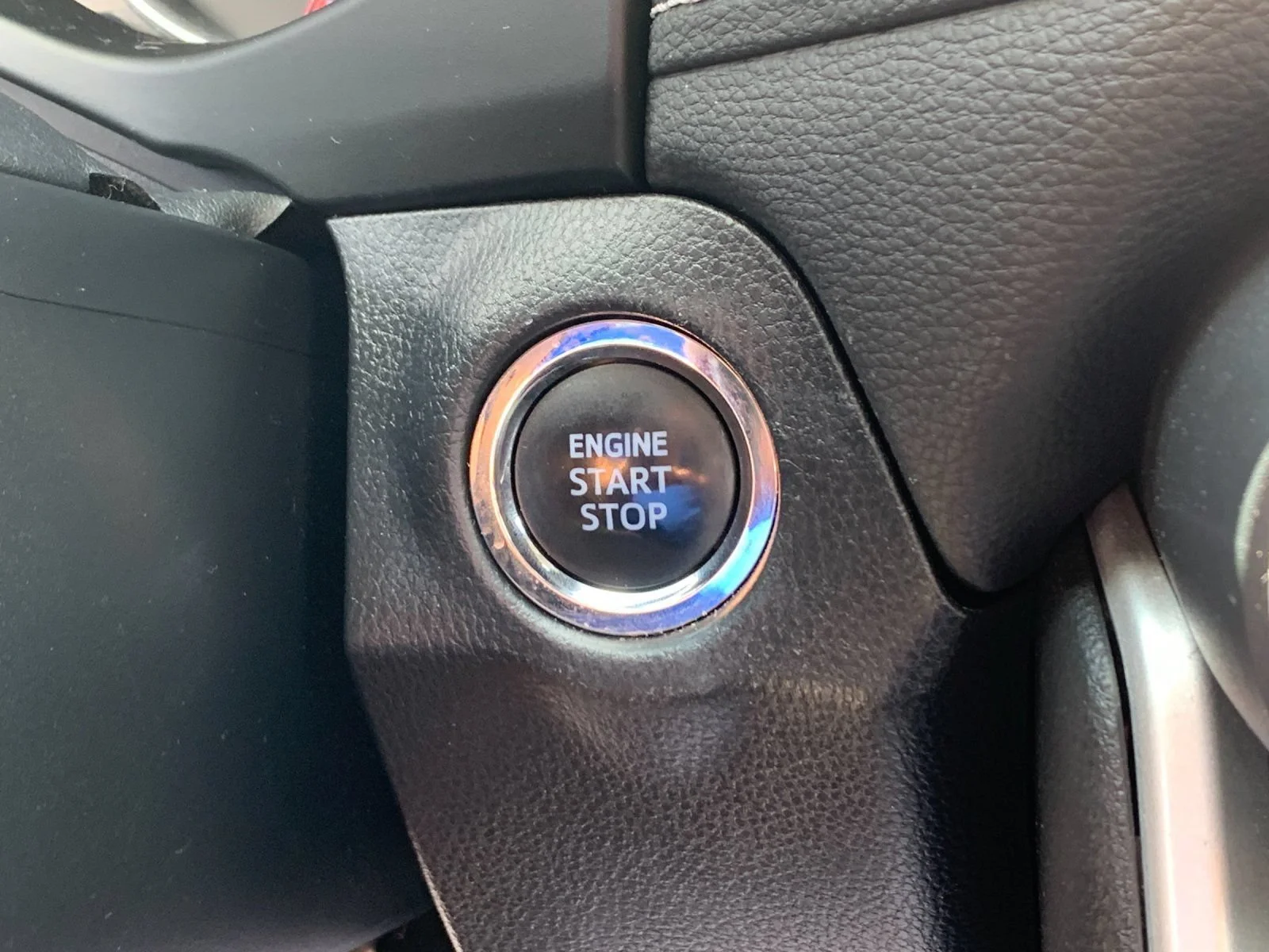 Used 2022 Red Toyota XLE image 24