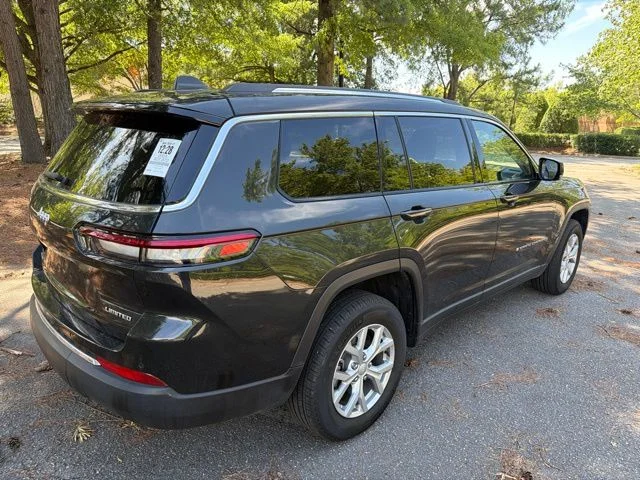 Used 2023 Gray Jeep Limited image 5