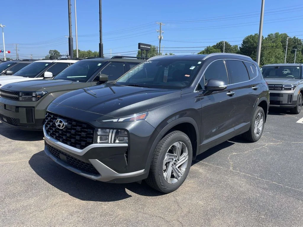 Used 2023 Gray Hyundai SEL image 3