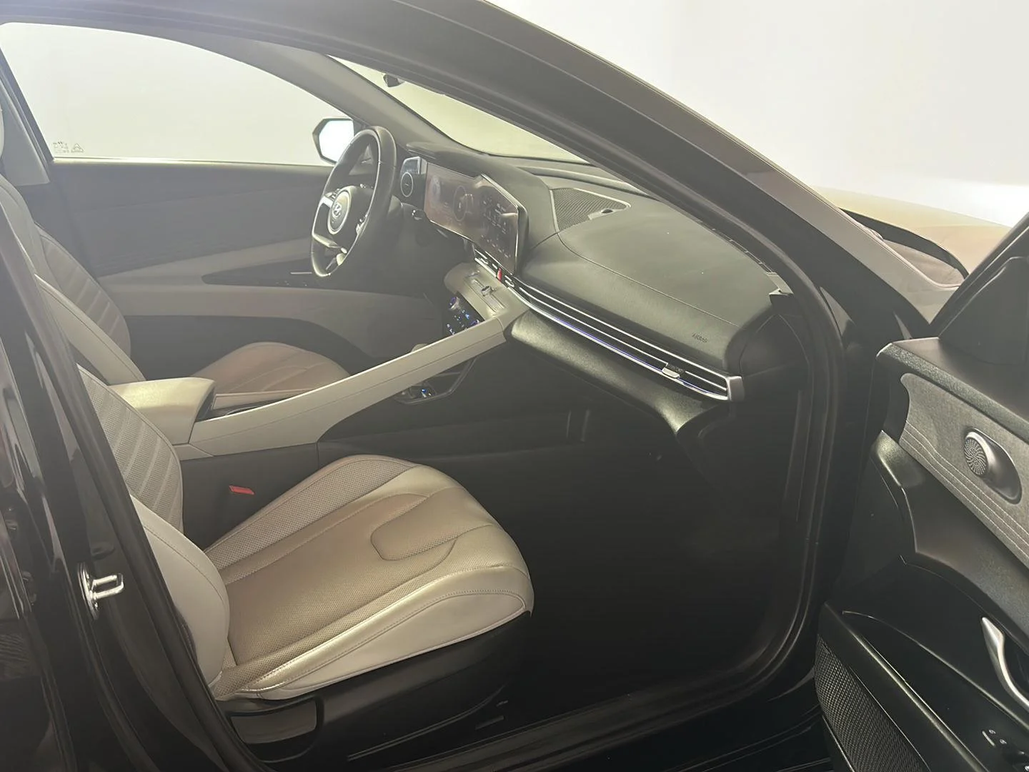Used 2023 Onyx Black Hyundai Limited image 26