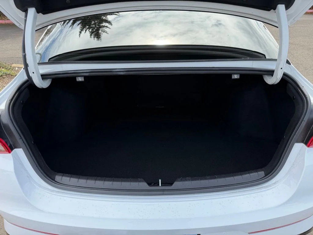 Used 2024 Glacial White Pearl Kia GT-Line image 10