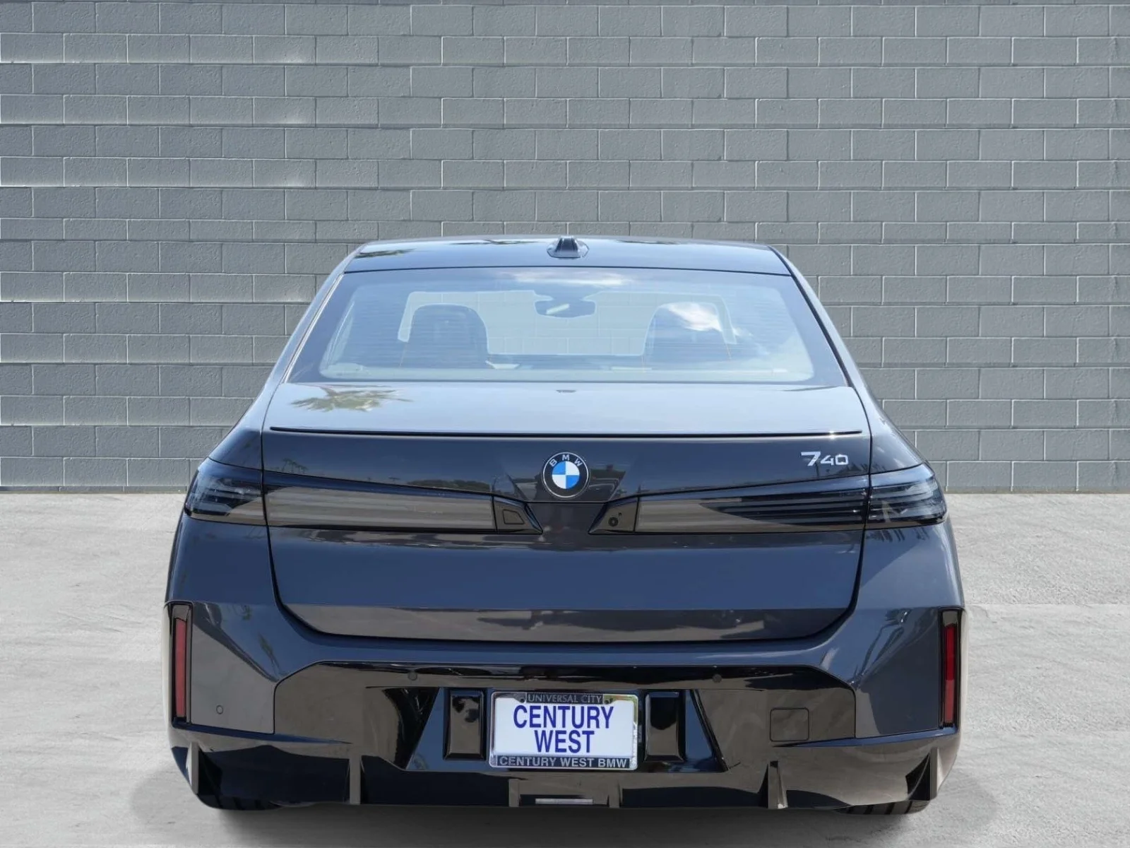 New 2027 Dravit Grey Metallic BMW 740i image 4