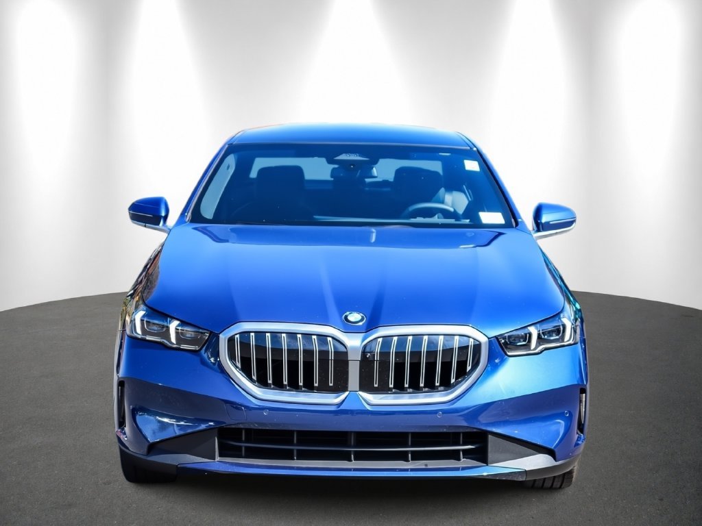 2026 BMW 5 Series photo 2
