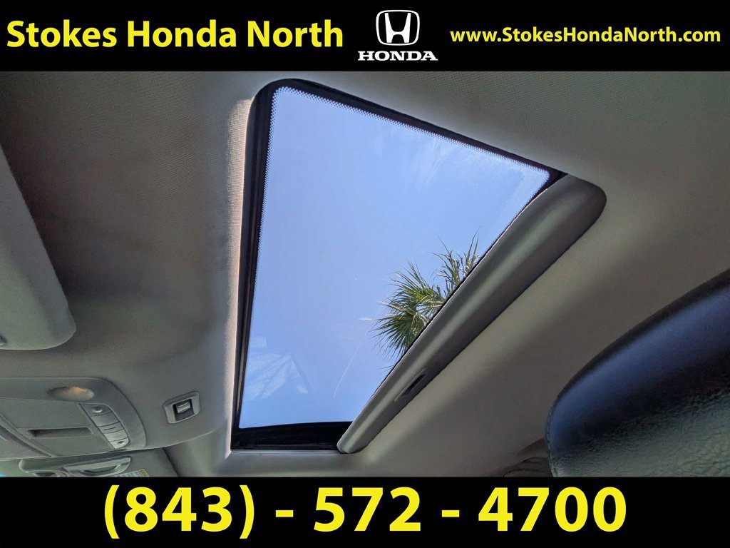 Used 2015 Silver Nissan SL image 27