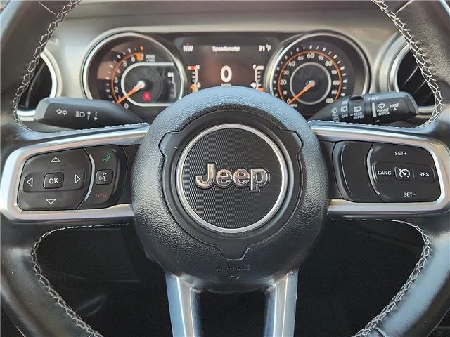Used 2022 Silver Zynith Clearcoat Jeep Sahara 4x4 image 18