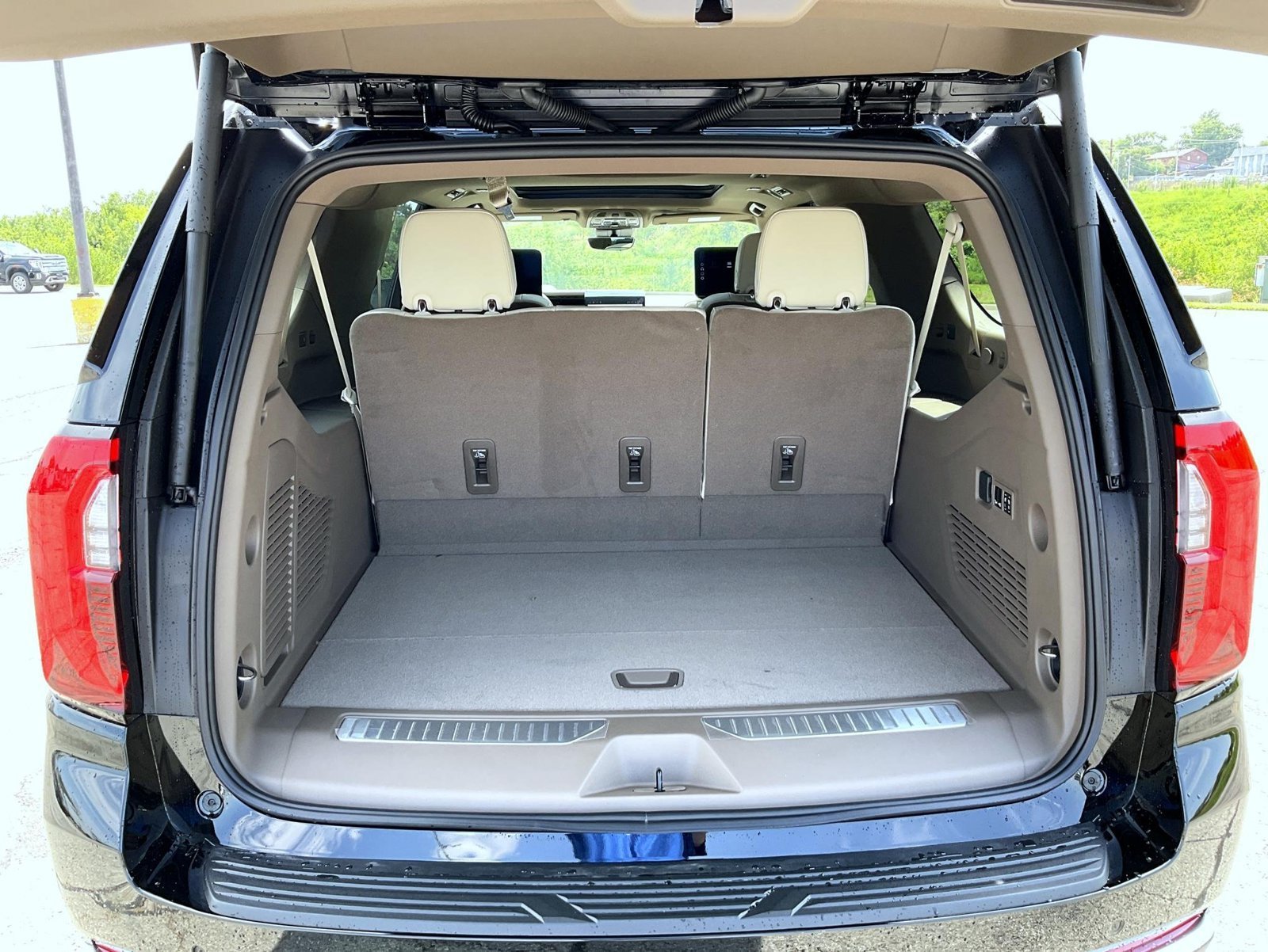 2026 GMC Yukon XL Denali - Photo 24