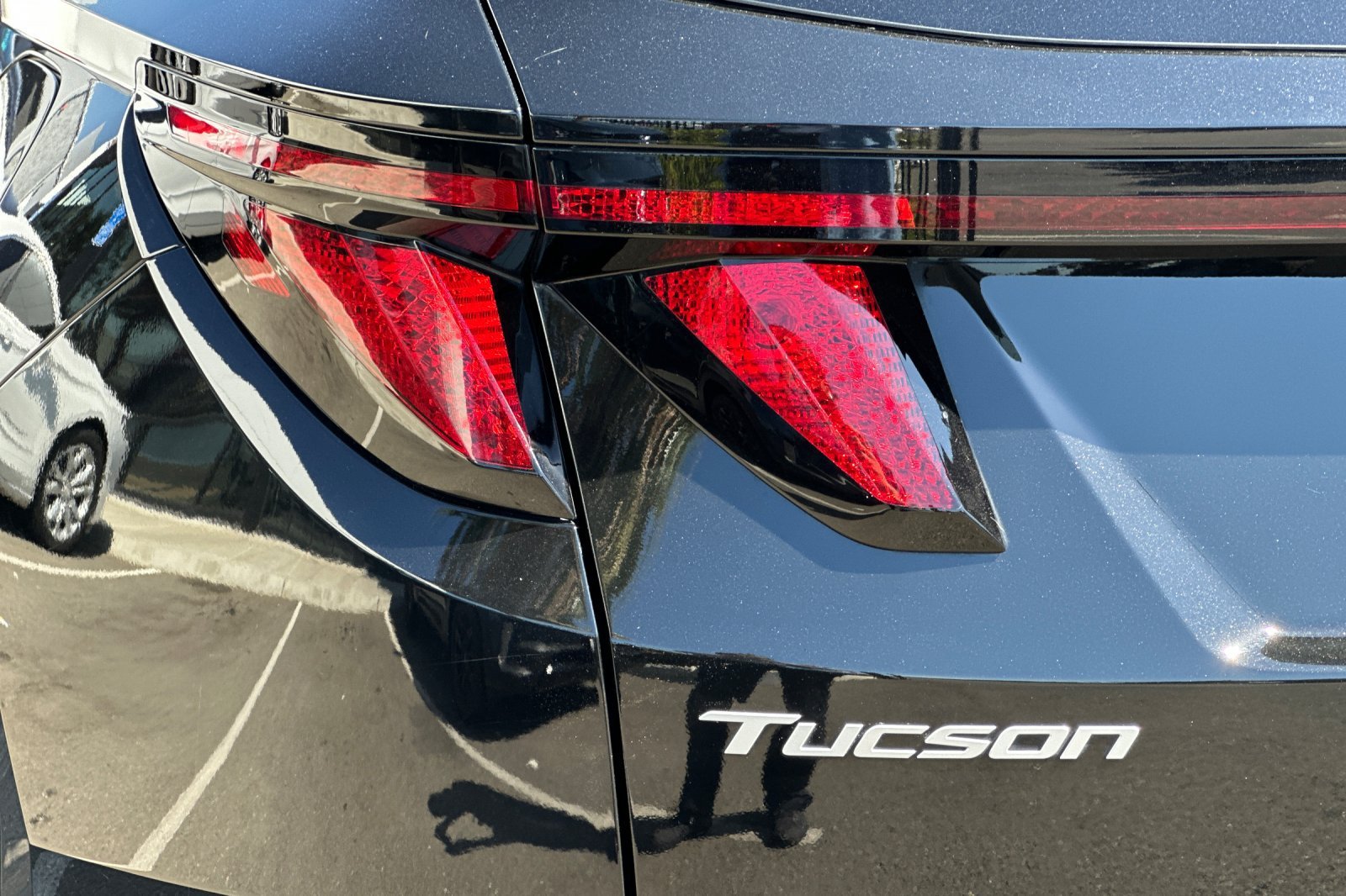 Used 2025 Black Hyundai SEL image 29