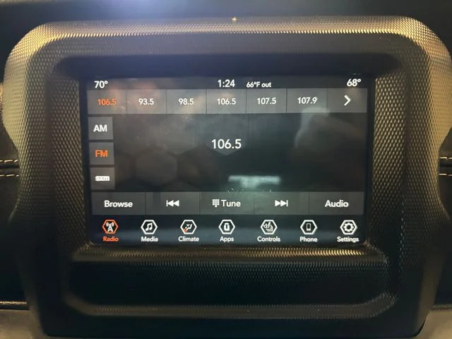 Used 2021 White Jeep Unlimited Sahara image 19