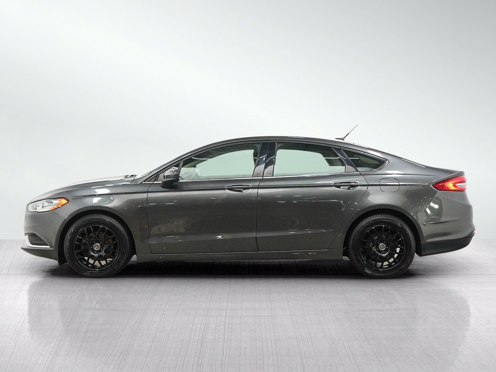 Used 2018 Ford Fusion SE with VIN 3FA6P0HD7JR217632 for sale in Burnsville, Minnesota