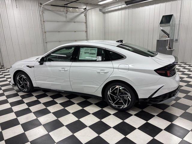 New 2026 White Hyundai SEL Sport image 4