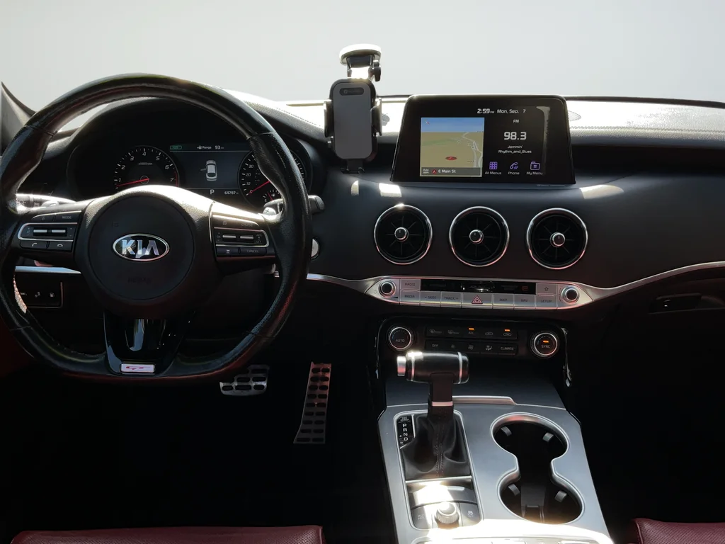 Used 2020 White Kia GT1 image 20
